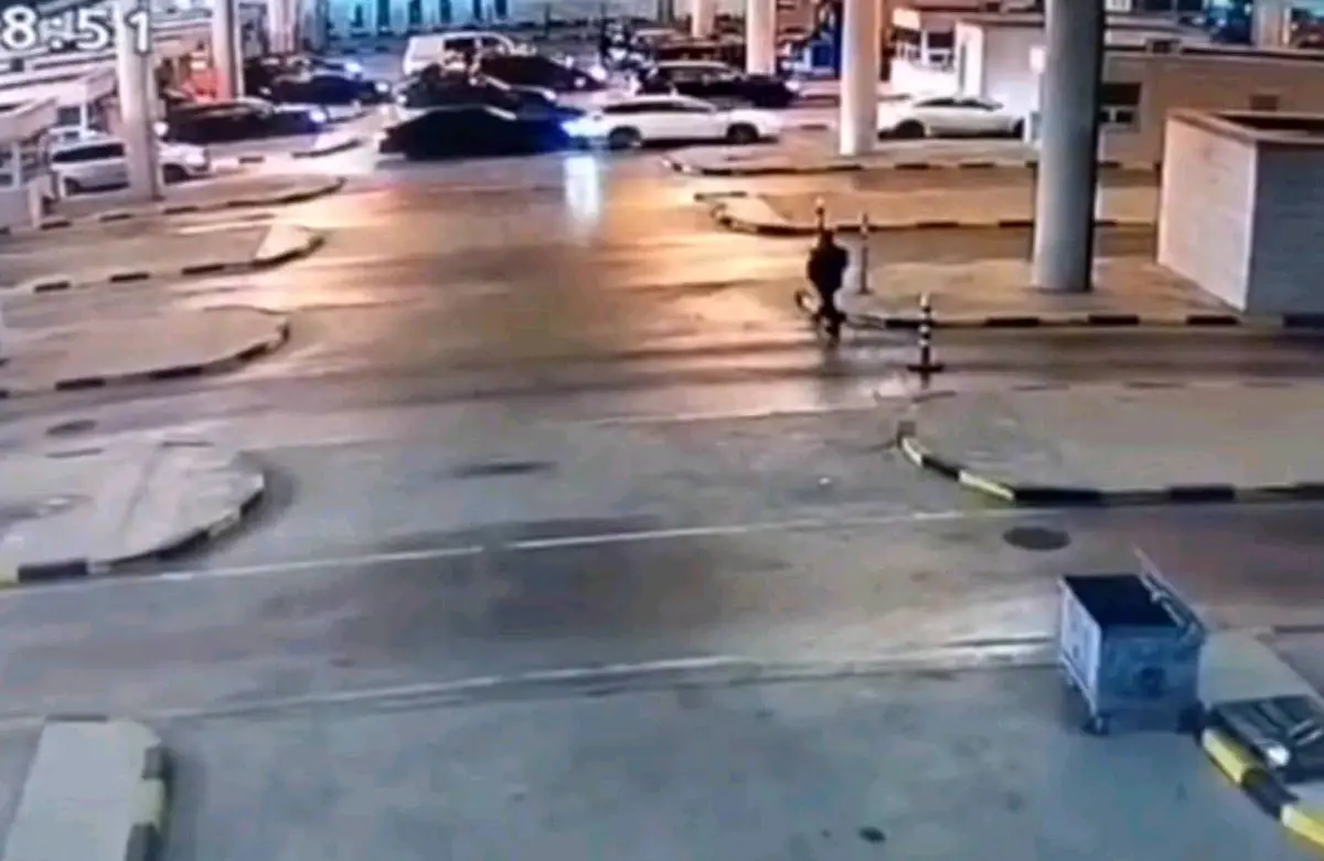 Edirne\'de Gümrük Memuru Araçlar Arasında Sıkıştı