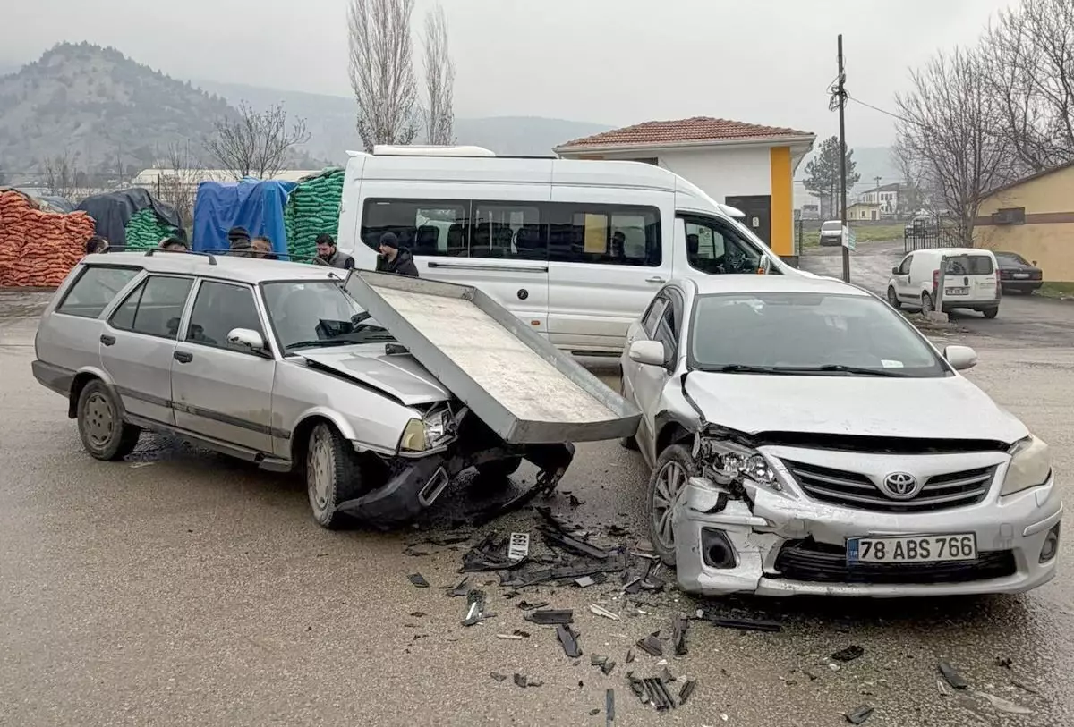 Karabük\'te Trafik Kazası: 1 Yaralı