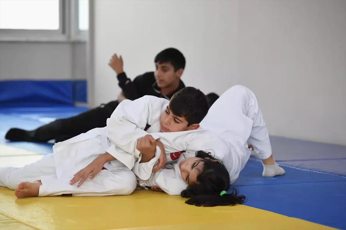 Konyaaltı\'nda Spor Kursları Başladı