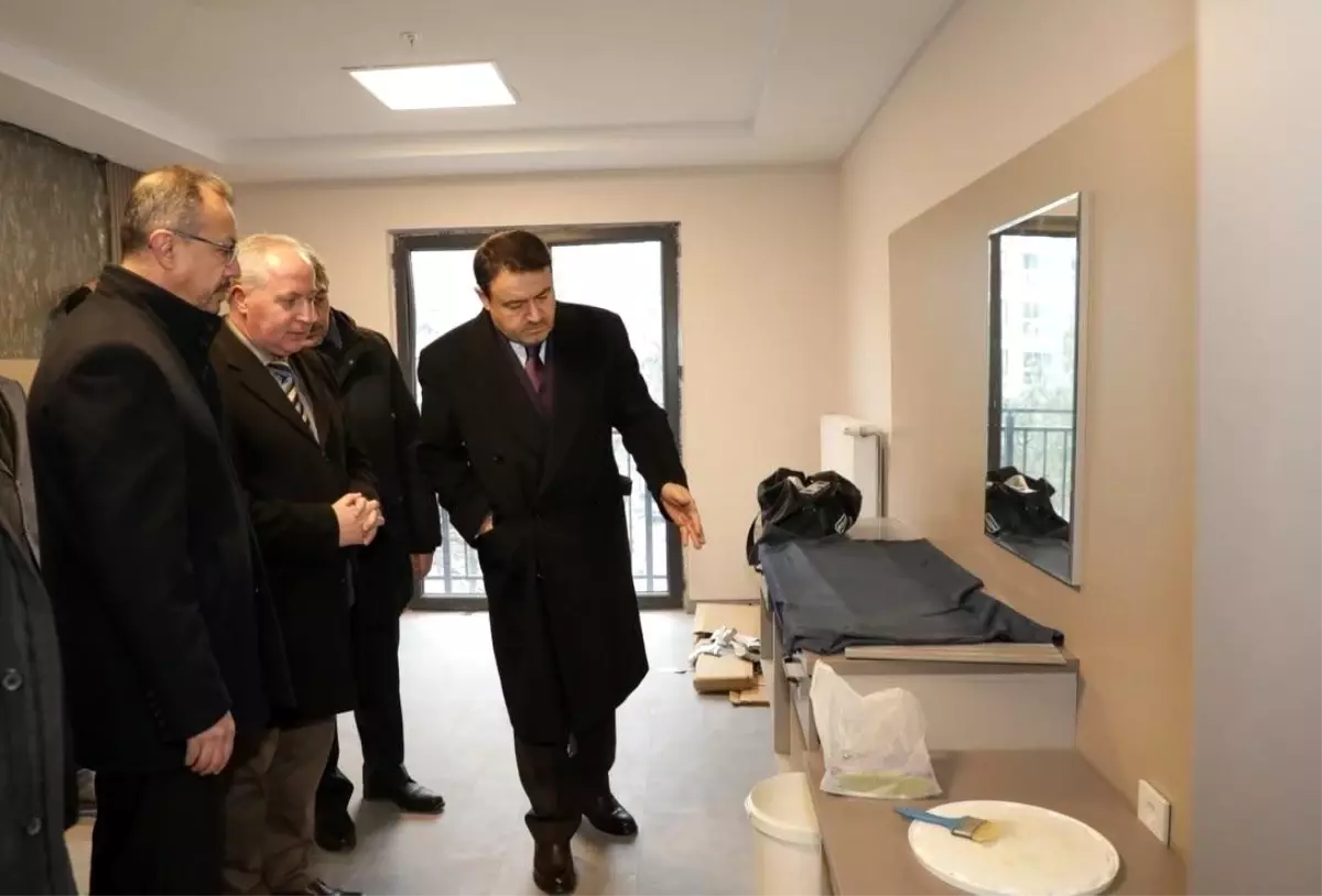 Vali Işın Öğretmenevi İnşaatını İnceledi