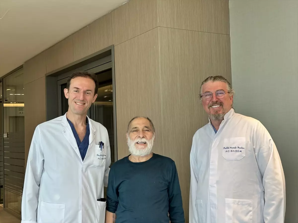 Libyalı Hastanın Hayati Tedavisi İzmir\'de Gerçekleşti