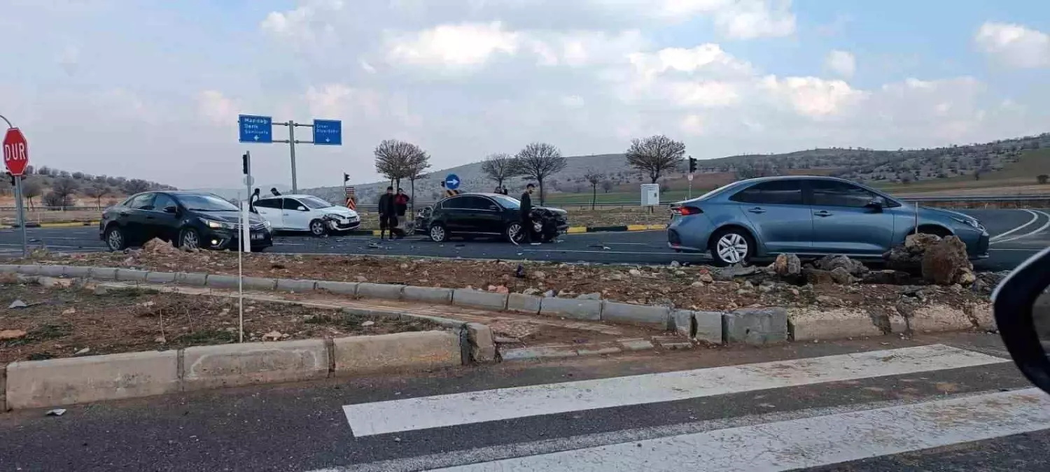 Mardin\'de Zincirleme Kaza: Maddi Hasar Var