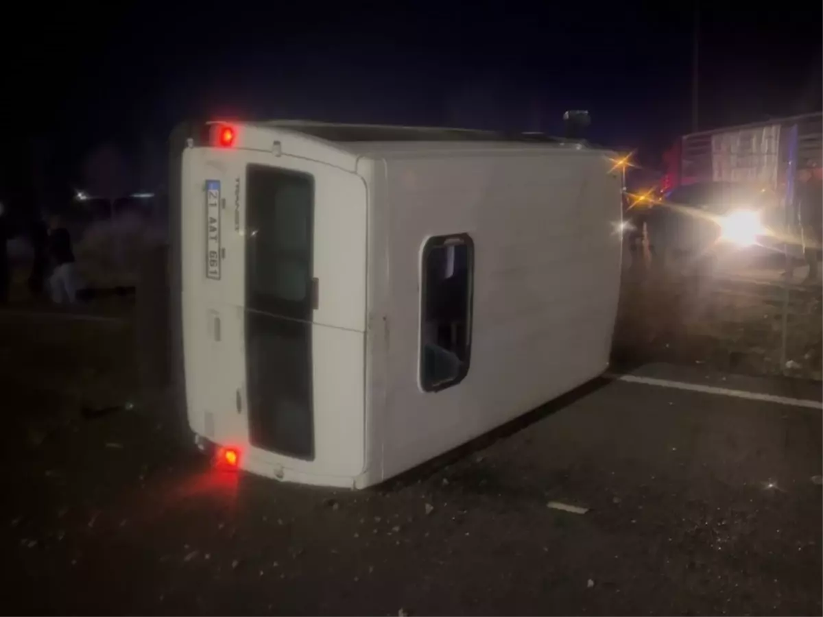 Diyarbakır\'da Trafik Kazası: Abdülkadir Aslan Hayatını Kaybetti