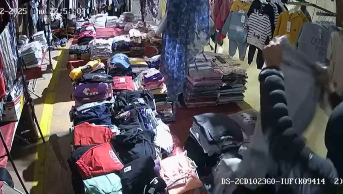 Çocuk Hırsızlar Pazar Yerinde Yakalandı