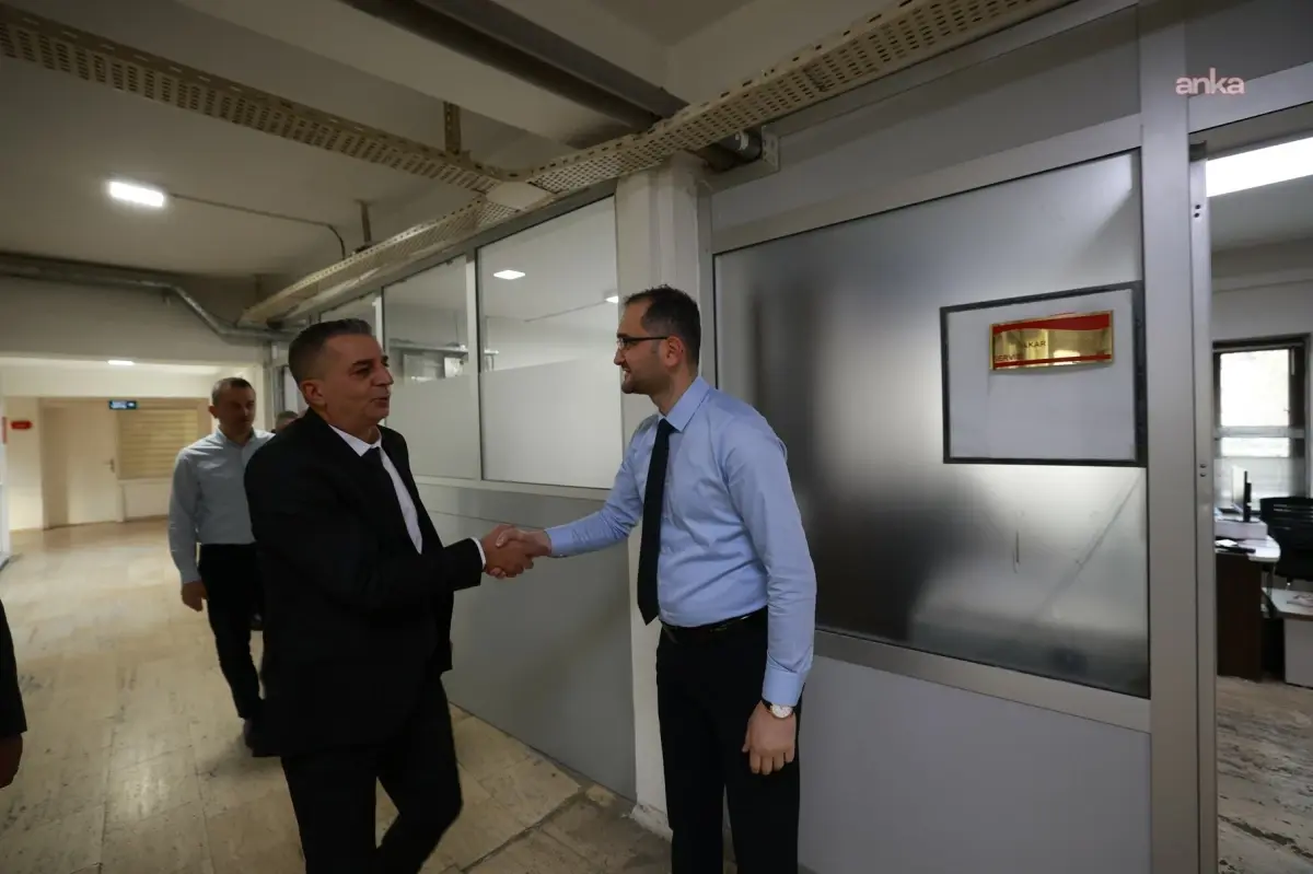 Şehzadeler Belediye Başkanı Şimşek, Görevinin İlk Gününde Personelle Buluştu