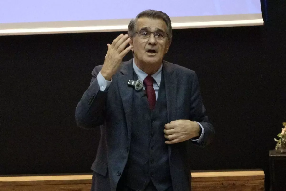 Şenol Güneş ilk kez açıkladı: Yurt dışından 2 teklif