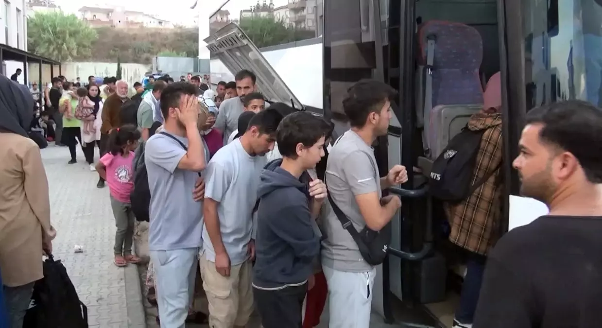 Türkiye\'de Düzensiz Göçmen Sayısı 152 Bine Yaklaştı