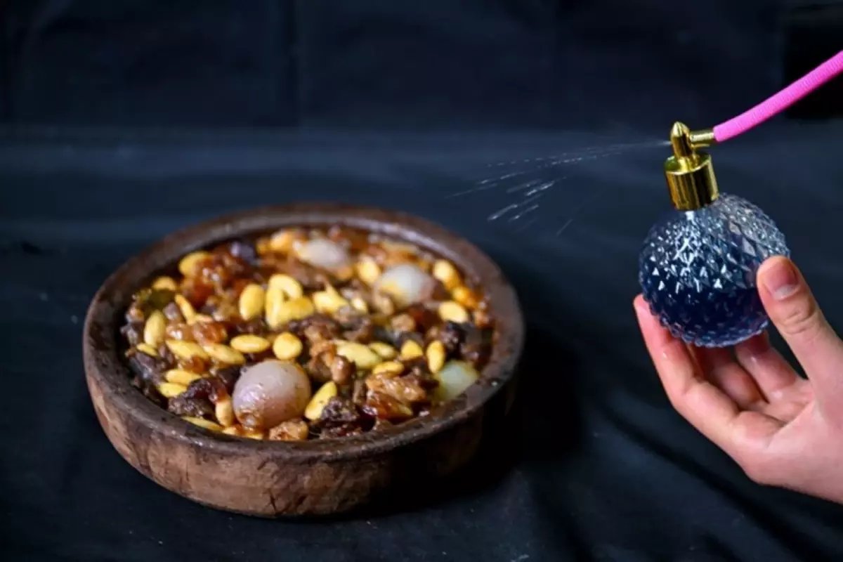 Üniversite Öğrencileri Yemekler İçin 6 Çeşit Yenilebilir Parfüm Üretti