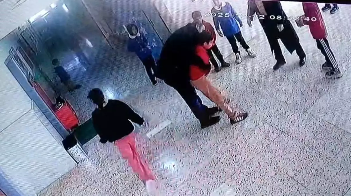 Öğrenci Heimlich ile Kurtarıldı