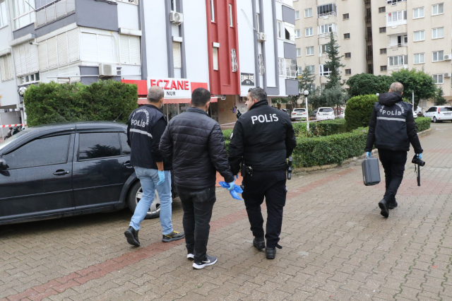 Anne ve oğlu bir gün arayla aynı balkondan düşüp öldüler