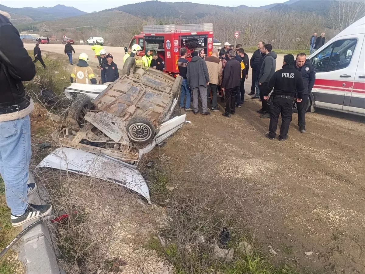 Bursa\'da Devrilen Araçta Sürücü Yaralandı