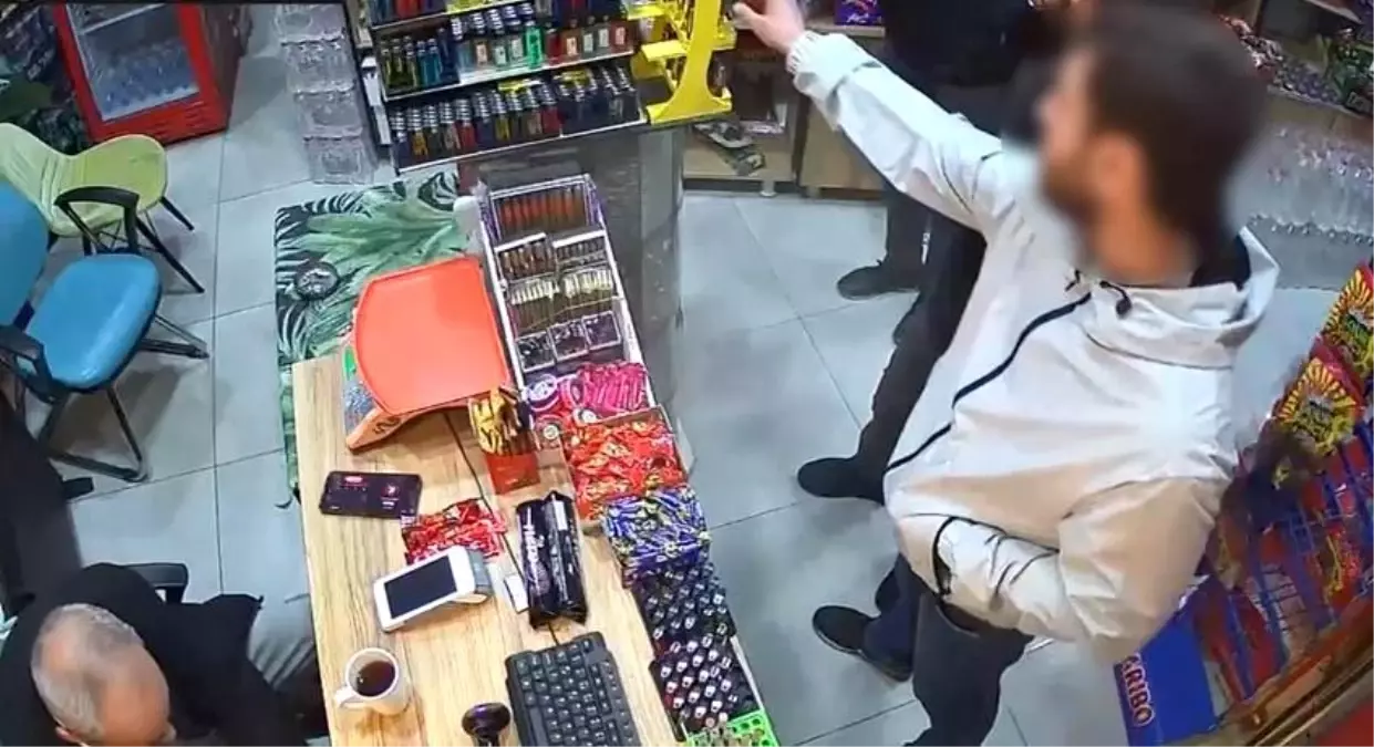 Elazığ\'da Marketten Çakmak Hırsızlığı