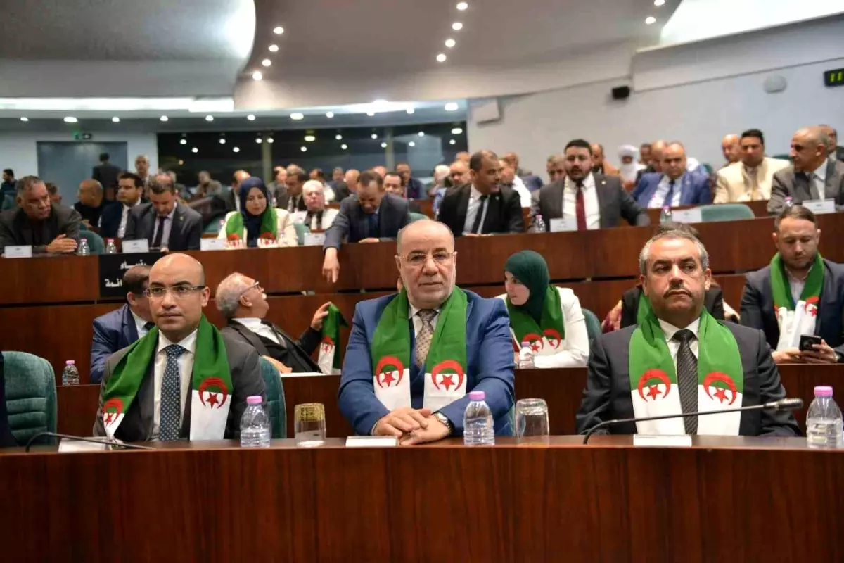 Cezayir Fransa\'dan Özür ve Tazminat Talep Etti