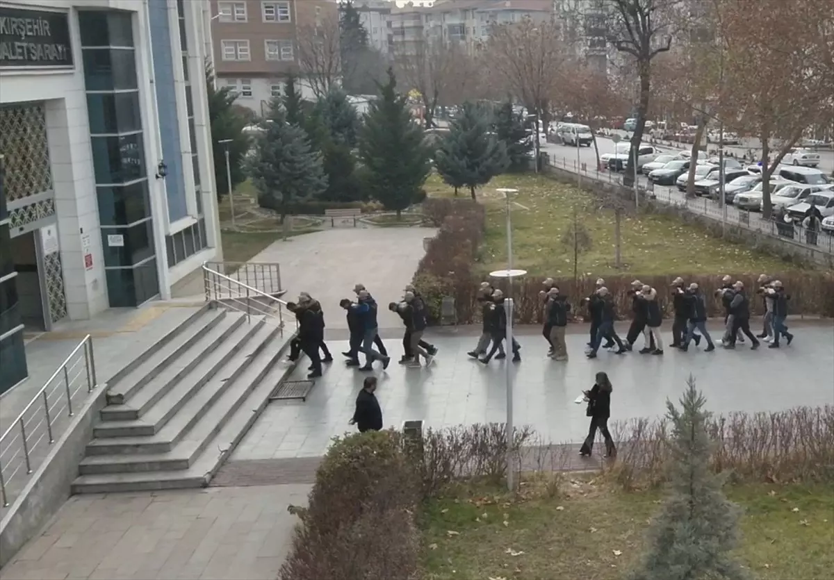 Kırşehir\'de DEAŞ Operasyonu: 10 Tutuklama