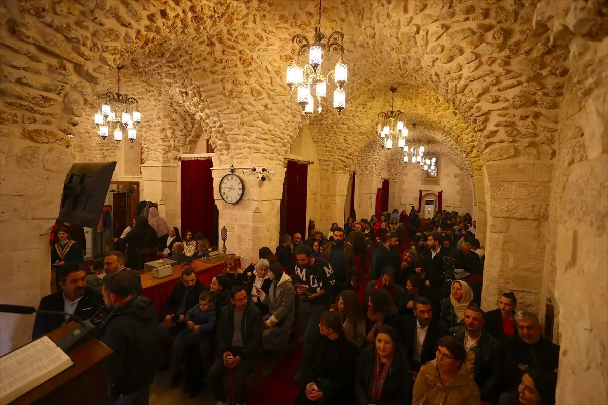 Mardin\'de Noel Ayini Coşkusu