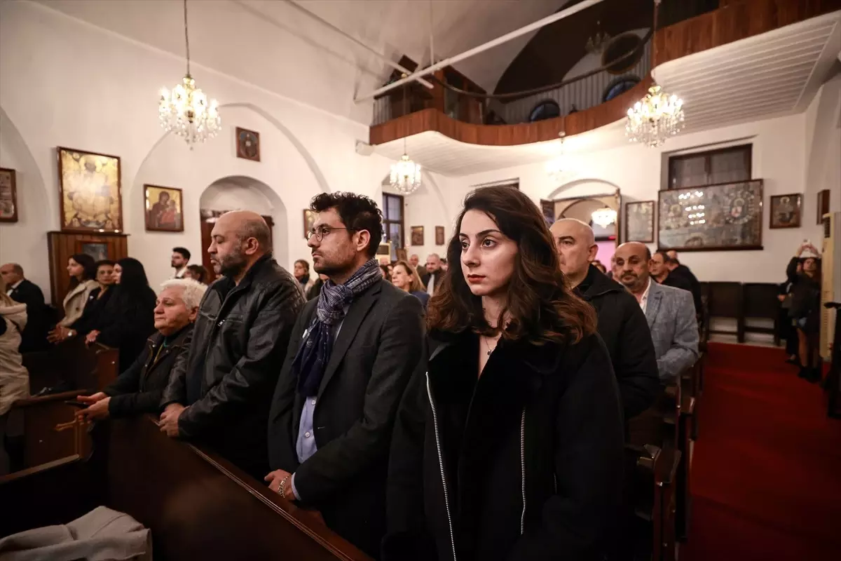 Mersin\'de Noel Ayini Düzenlendi