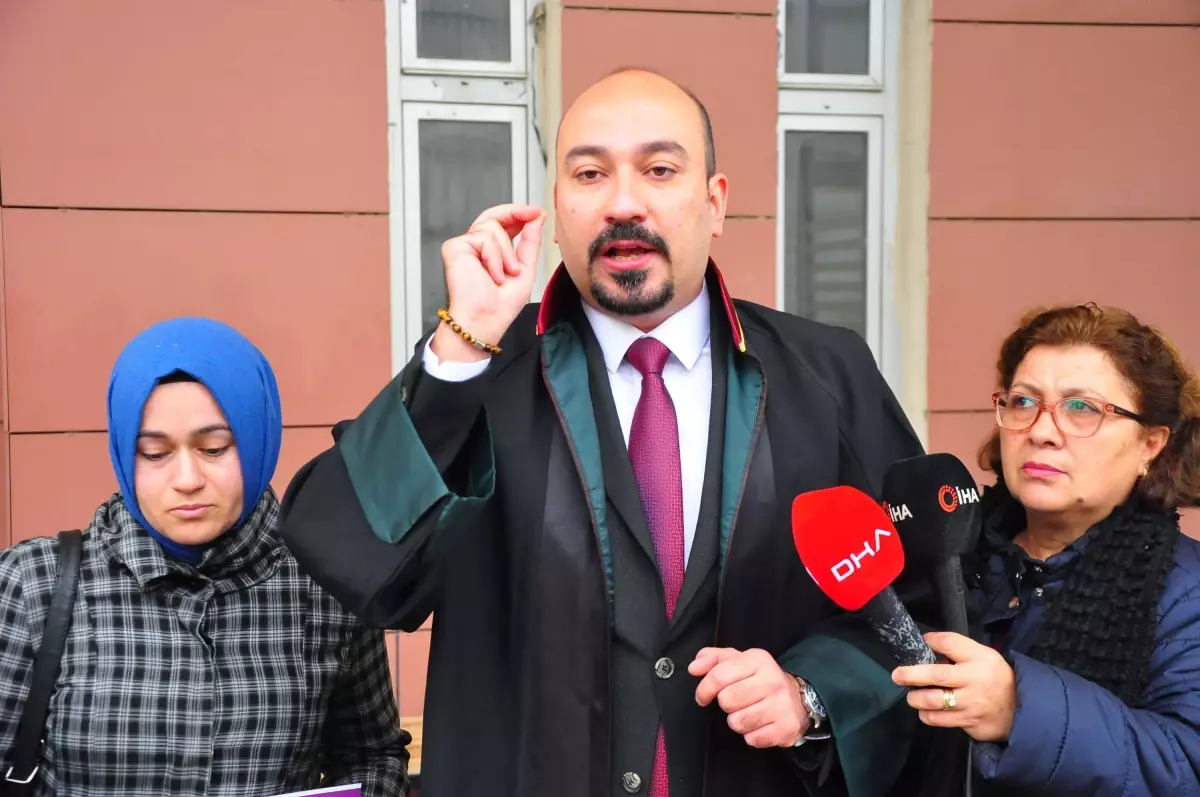 Manisa\'da Eşine Bıçakla Saldırdı