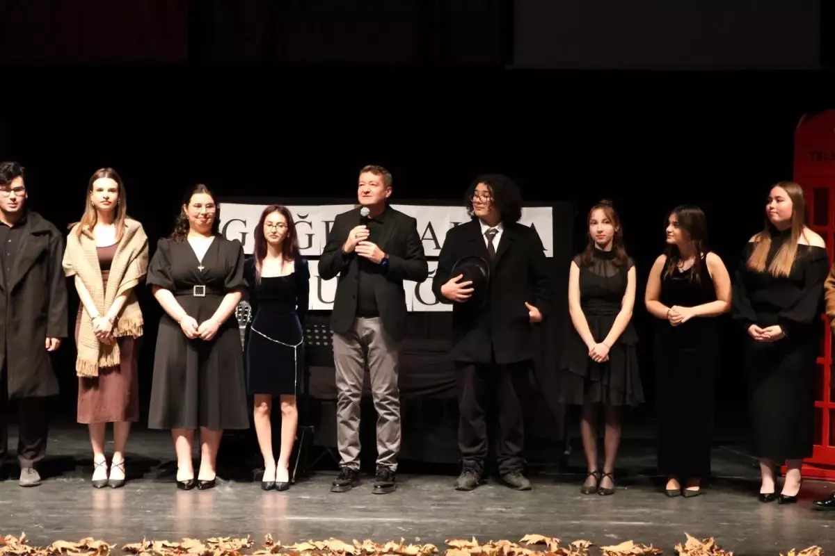 Şeyh Edebali Kongre Merkezi\'nde şiir gecesi düzenlendi