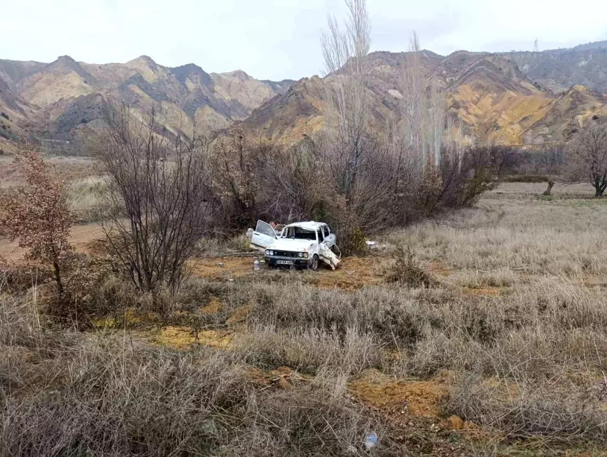 Suşehri\'nde trafik kazası: 1 ölü, 2 ağır yaralı