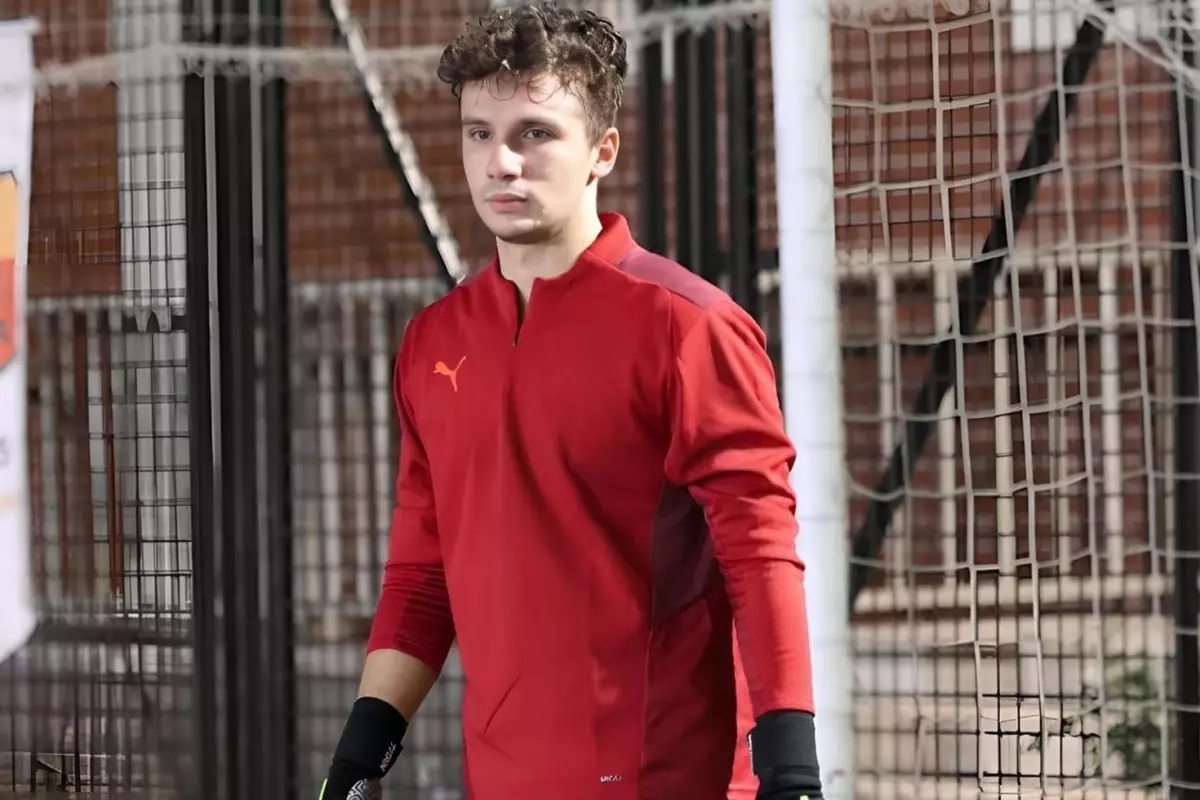 Takımsız kaldı, yeni işini halı sahada buldu