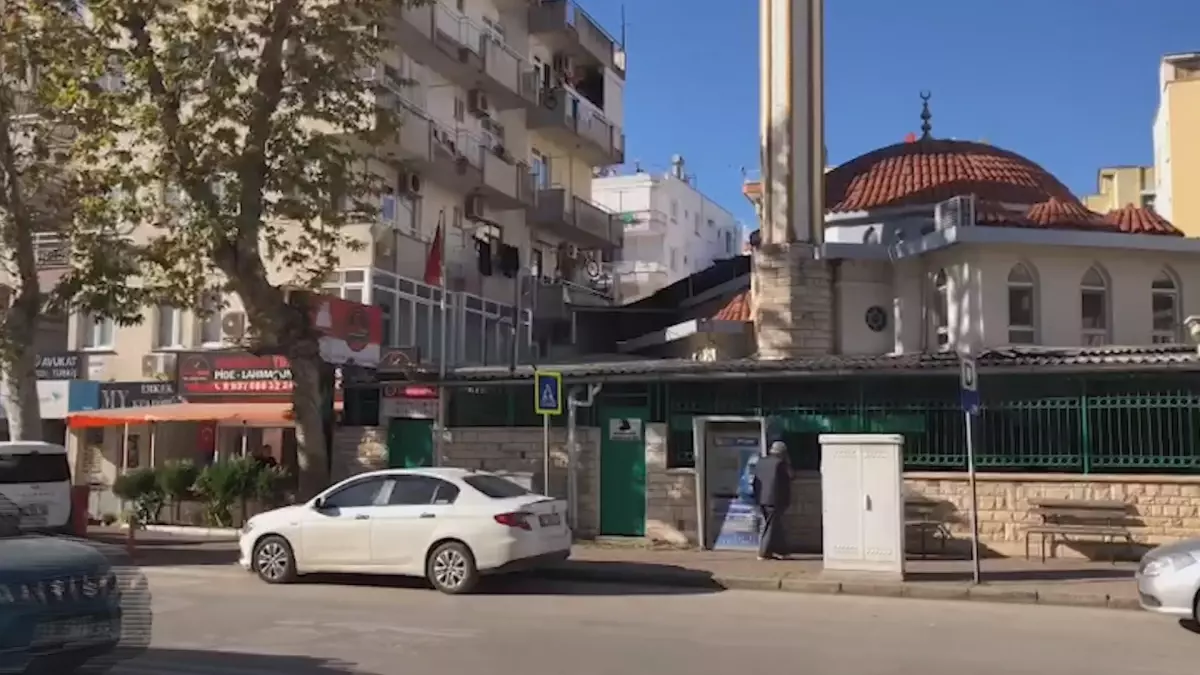 Antalya\'da Dolandırıcılık Çetesi Yakalandı