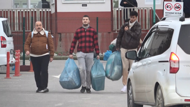 11'inci Yargı Paketi sonrası cezaevleri önünde bayram havası esti