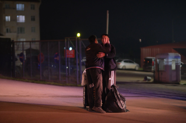 11'inci Yargı Paketi sonrası cezaevleri önünde bayram havası esti