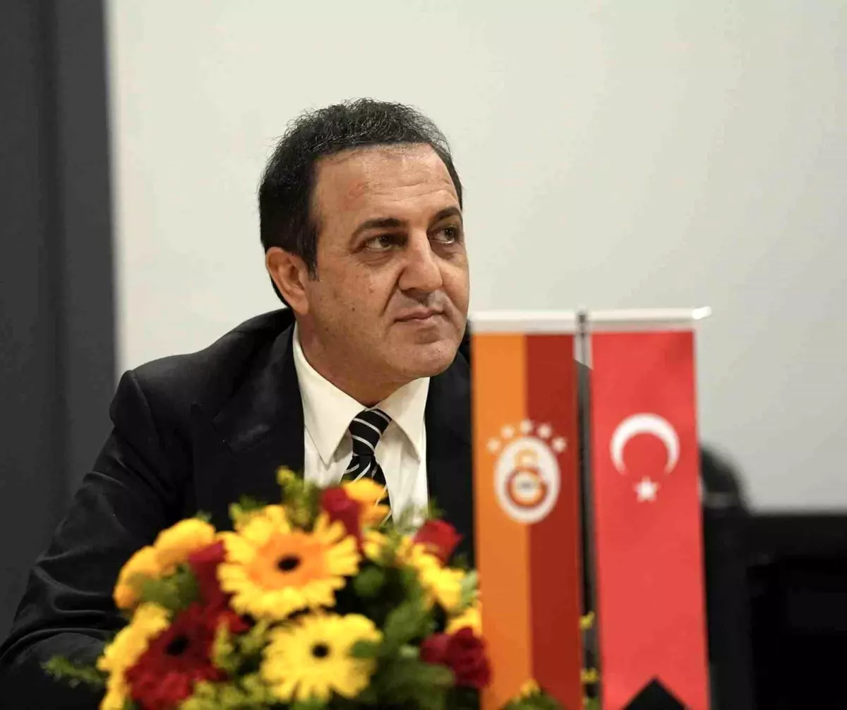 Galatasaray\'da Orta Sahaya Transfer Yolda