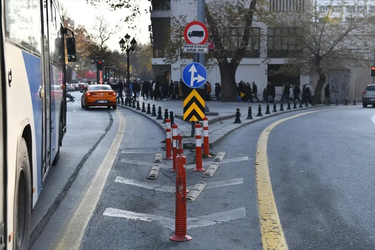 Ankara\'da kavşak ve ana arterlerde trafik düzenlemesi