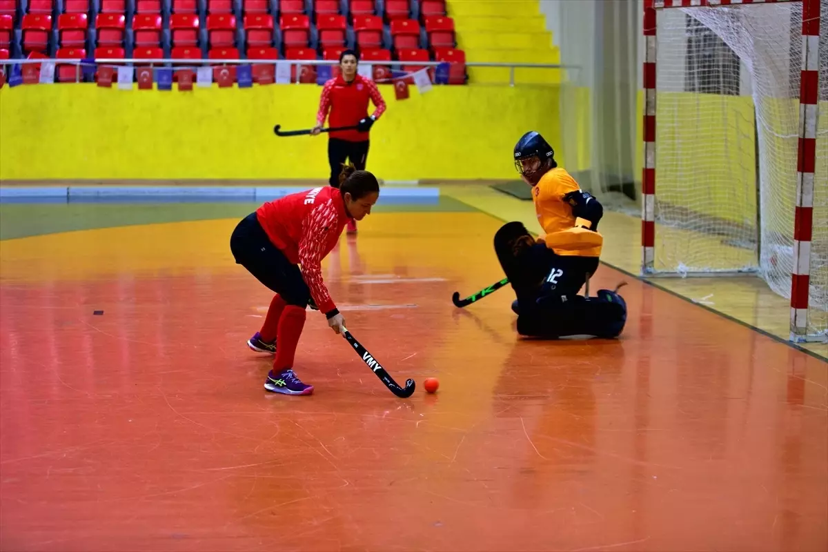 Milli Kadın Hokey Takımı, Avrupa Şampiyonası\'na Hazırlanıyor