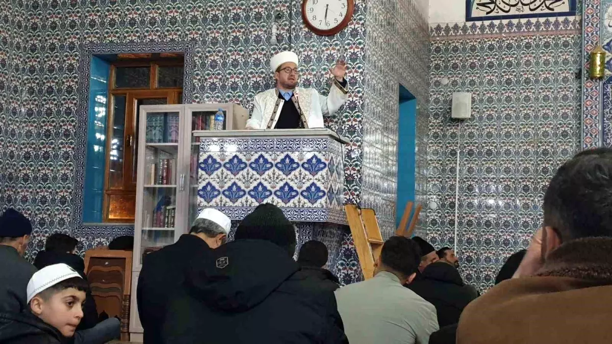 Başkale\'de Regaip Kandili Coşkusu