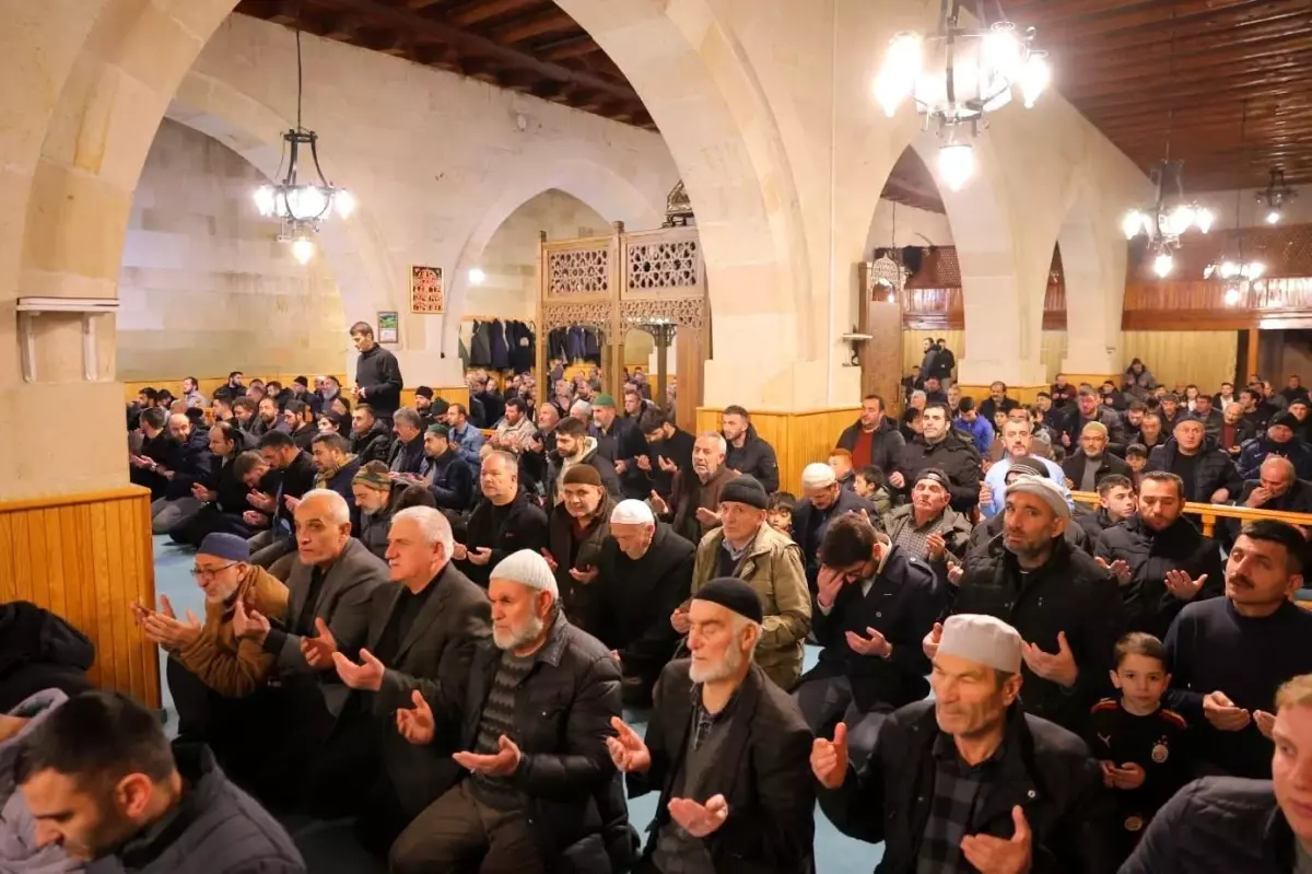 Regaip Kandili Bayburt\'ta Dualarla İdrak Edildi