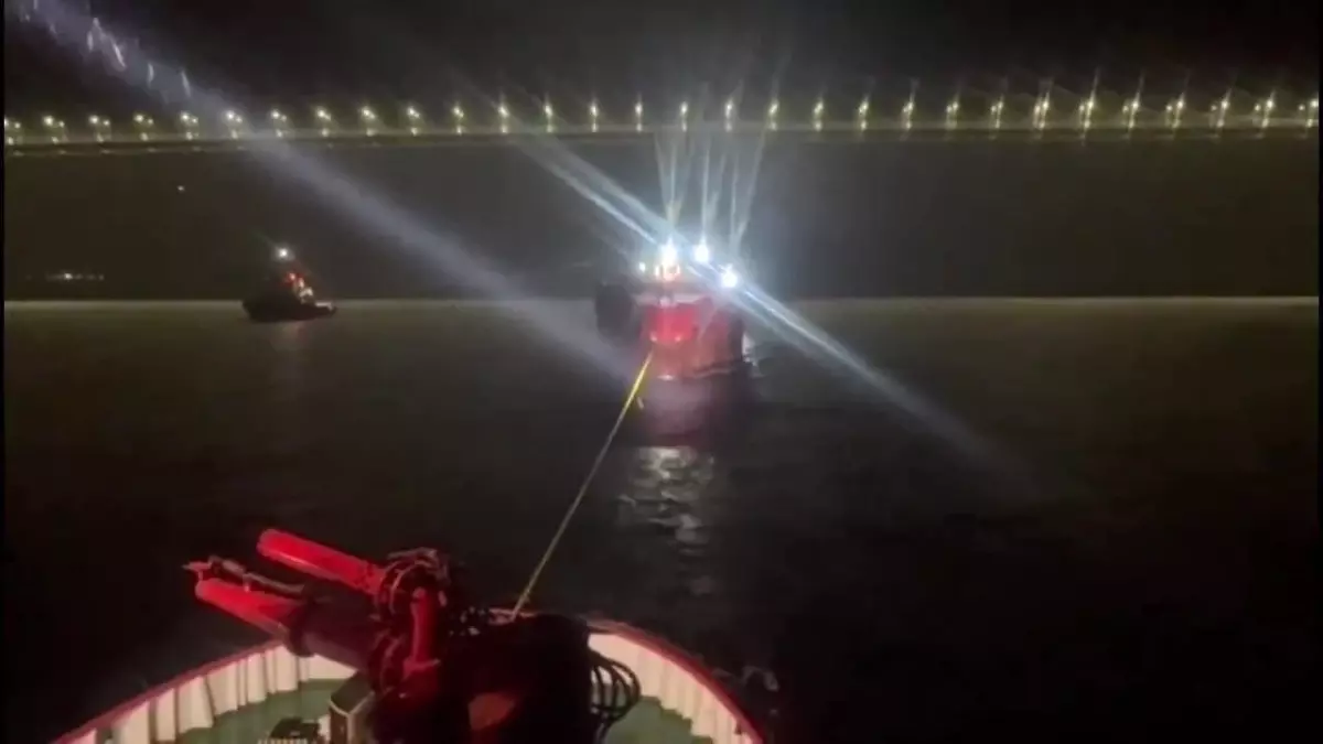 ENIF Gemisi Çanakkale Boğazı\'nda Makine Arızası Yaşadı