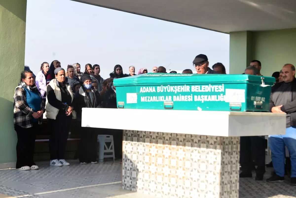 Adana\'da Kardeşler Babası Tarafından Öldürüldü