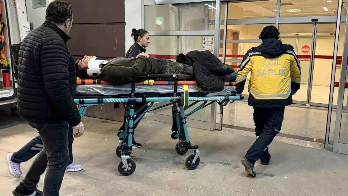 Adıyaman\'da Motosiklet Kazası: Sürücü Yaralandı