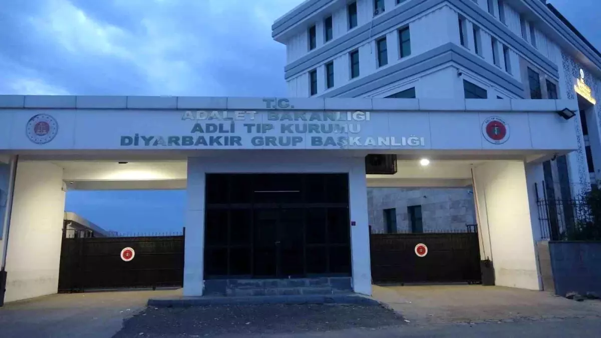 Diyarbakır\'da Boş Dairede Kadın Cesedi Bulundu