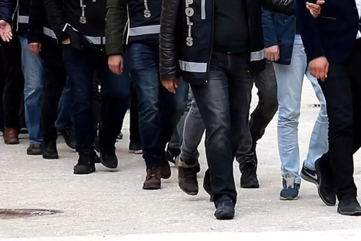 İstanbul\'da yılbaşı öncesi DEAŞ operasyonu: 115 şüpheli gözaltında