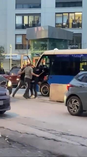 Kadıköy'de Sopalı Kavga Kamerada Kadıköy'de Sopalı Kavga Kamerada