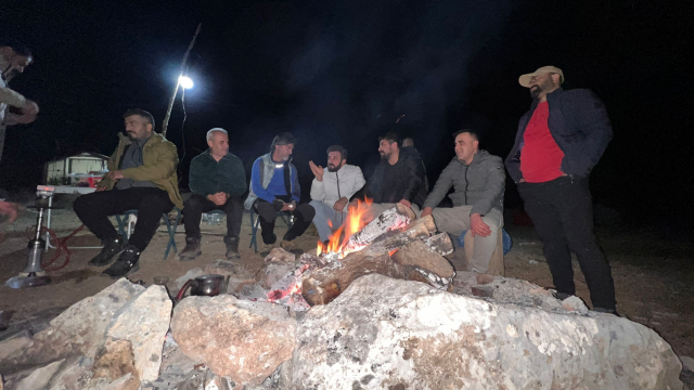 Kentin bir yanında dondurucu soğuk diğer yanında güneşli bahar havası hakim