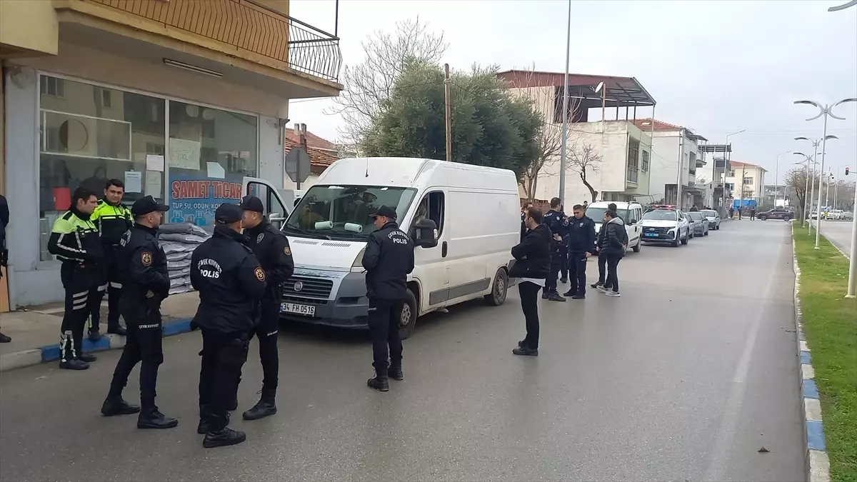 Manisa\'da 35 Düzensiz Göçmen Yakalandı