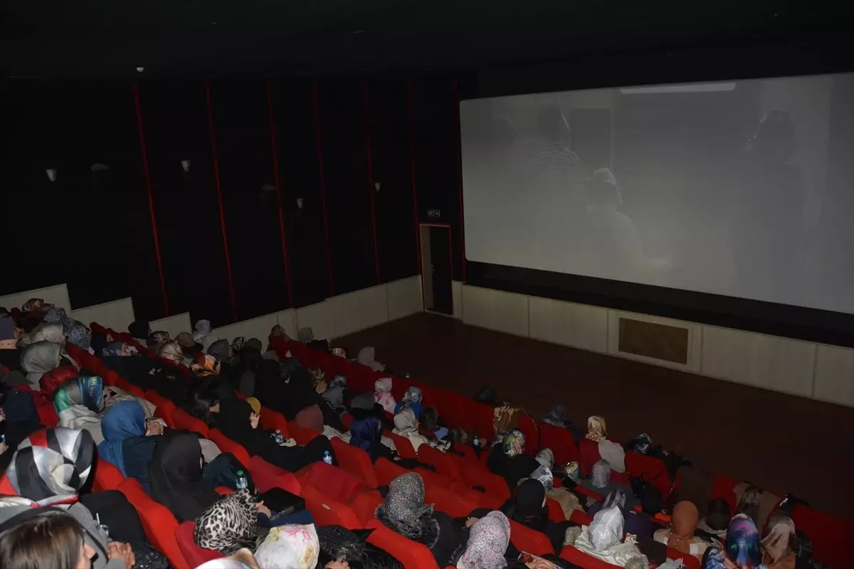 Tatvan\'da Aile Destek Merkezi\'nden Sinema Etkinliği
