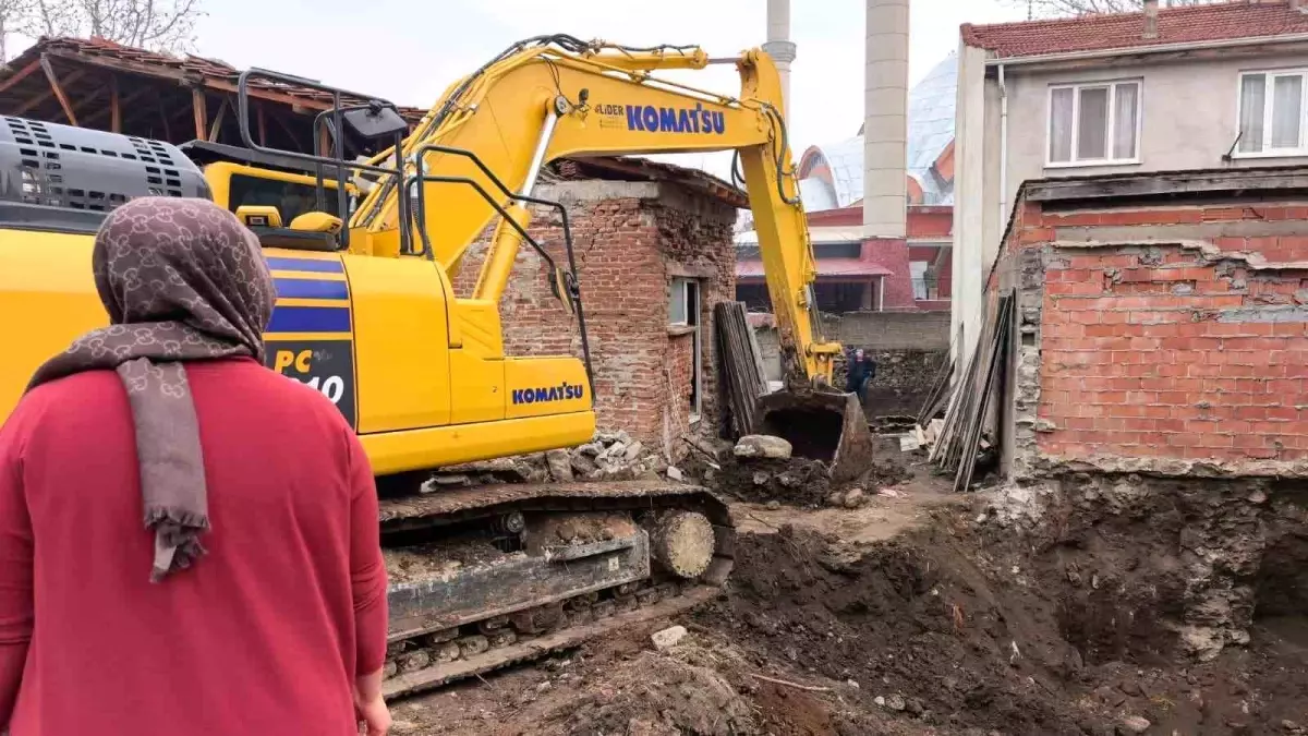 İnegöl\'de Tarihi Mezarlara Rastlandı