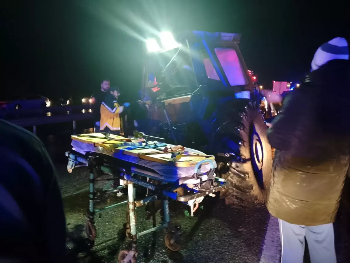 Uzunköprü\'de TIR-Traktör Kazası: 1 Ağır Yaralı