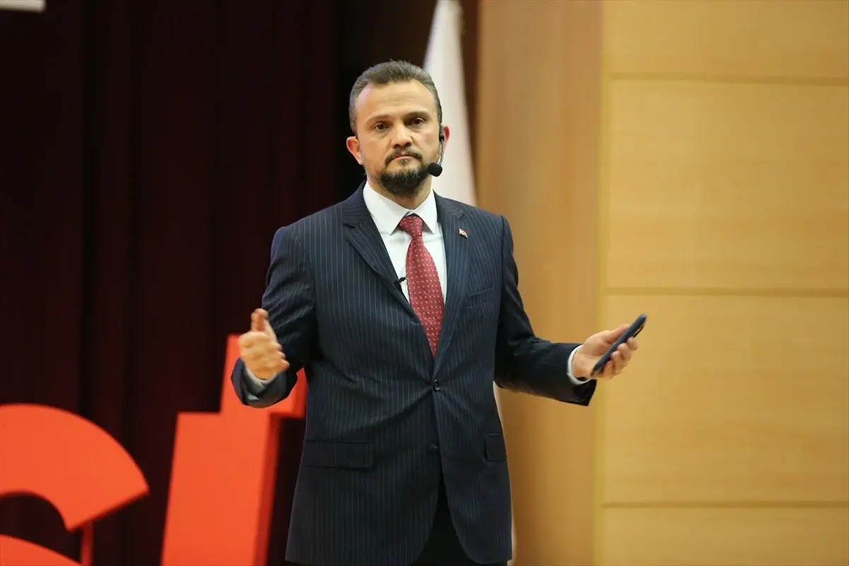 Türkiye Ulusal Ajansı Başkanı İlker Astarcı, Karabük\'te üniversite öğrencileriyle buluştu