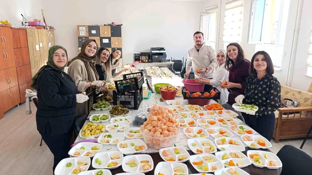 Van\'da Geleneksel Meyve Şenliği