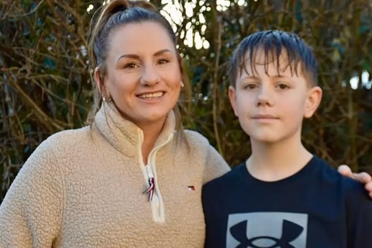 12 yaşındaki küçük kahraman, direksiyonda bayılan annesinin aracını durdurdu