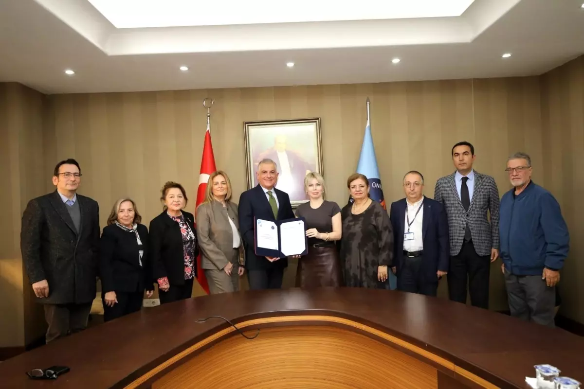 Akdeniz Üniversitesi\'ne Anjiyografi Cihazı Bağışı