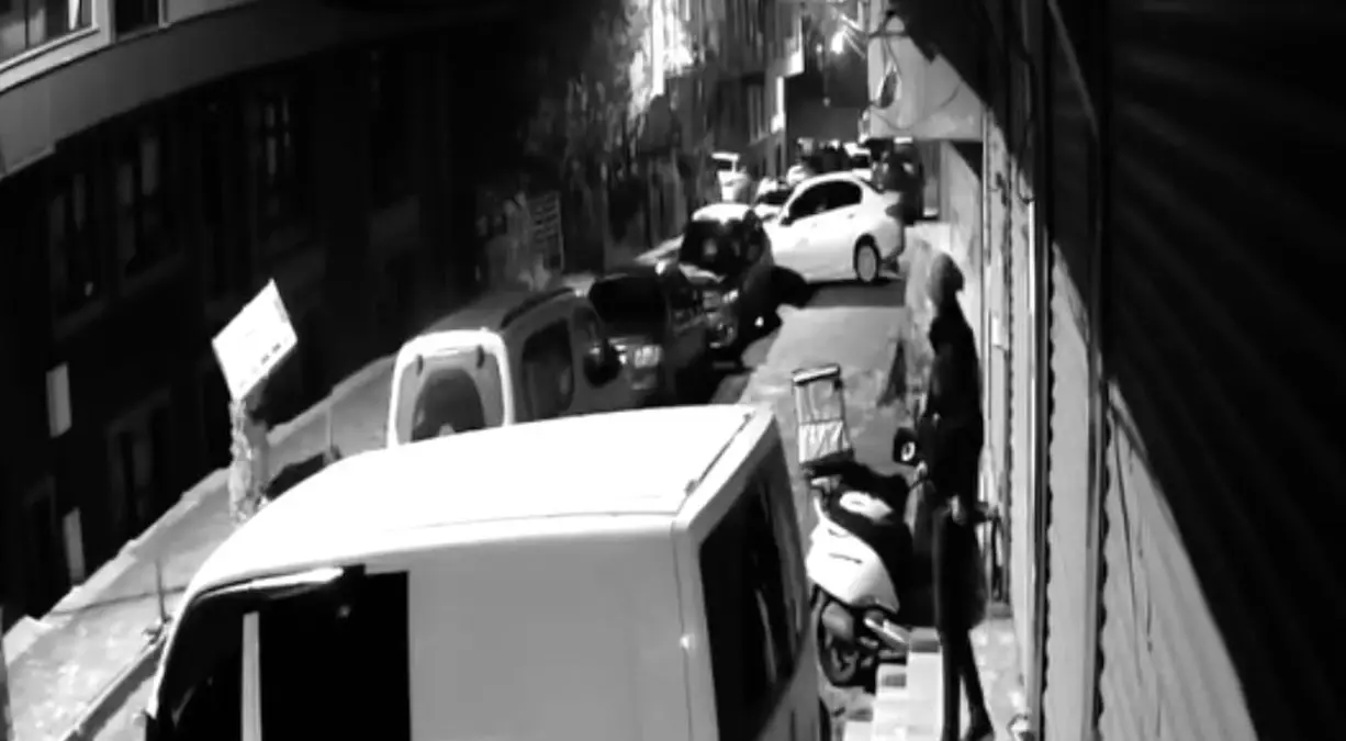 Başakşehir\'de Hırsızlık Kamerada