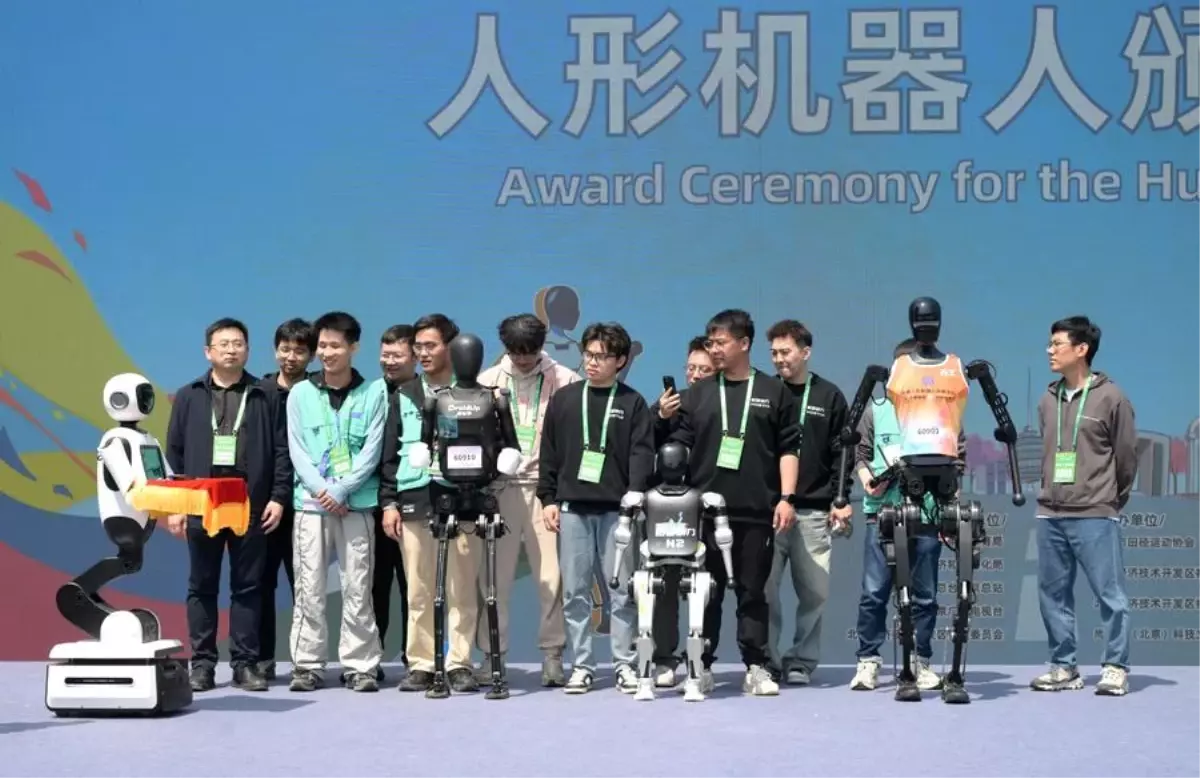 Beijing\'de İnsansı Robot Yarı Maratonu
