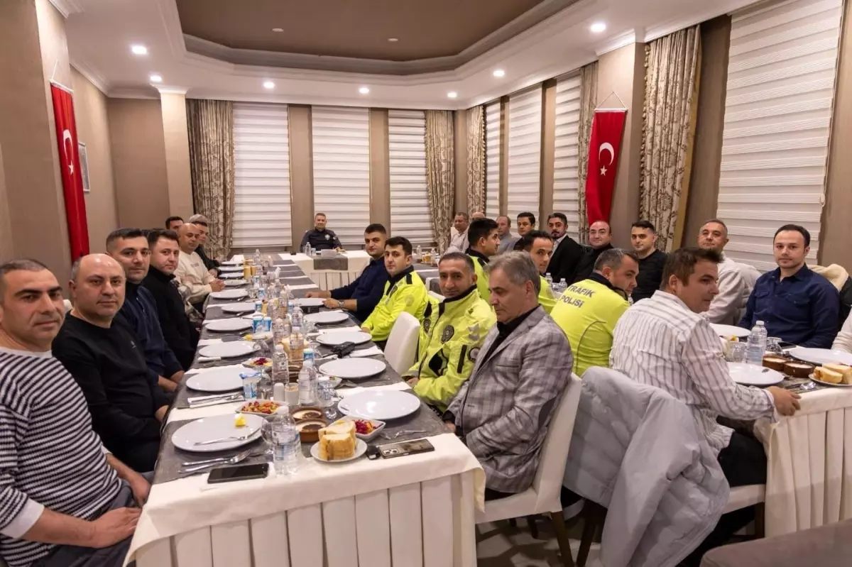 Bilecik Emniyeti\'nde Emeklilere Veda Yemeği